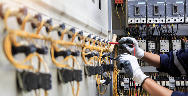 Professional Electrician technician working in Sturgeon Bay, WI